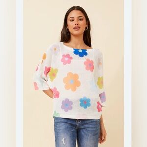 Sioni cute flower rhinestone Statement half sleeve top size large